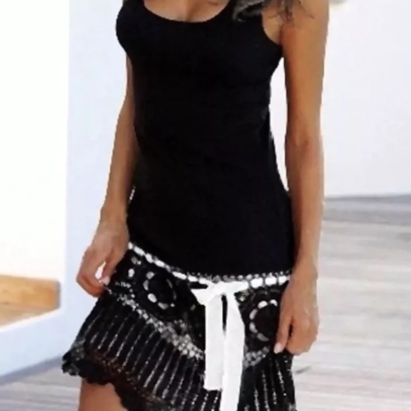 Moda International Dresses & Skirts - 🌟🎉HP🌟🎉 VS Moda international crocheted dress